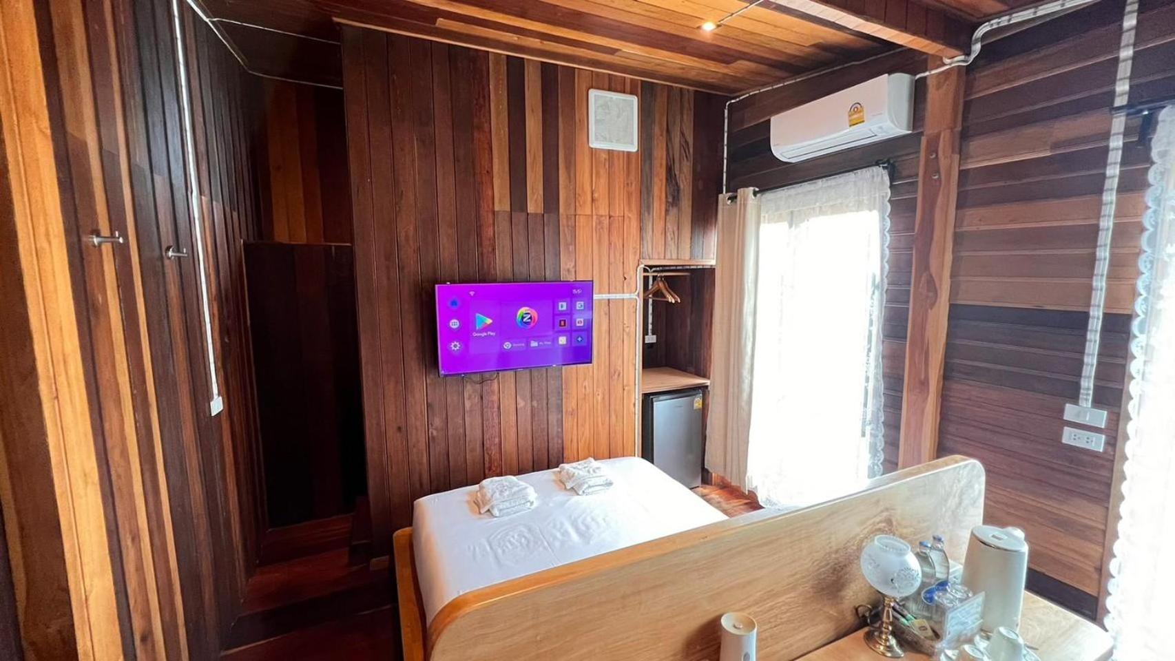 Srisanor Boutique Hotel Прачуап Кири Кан Екстериор снимка