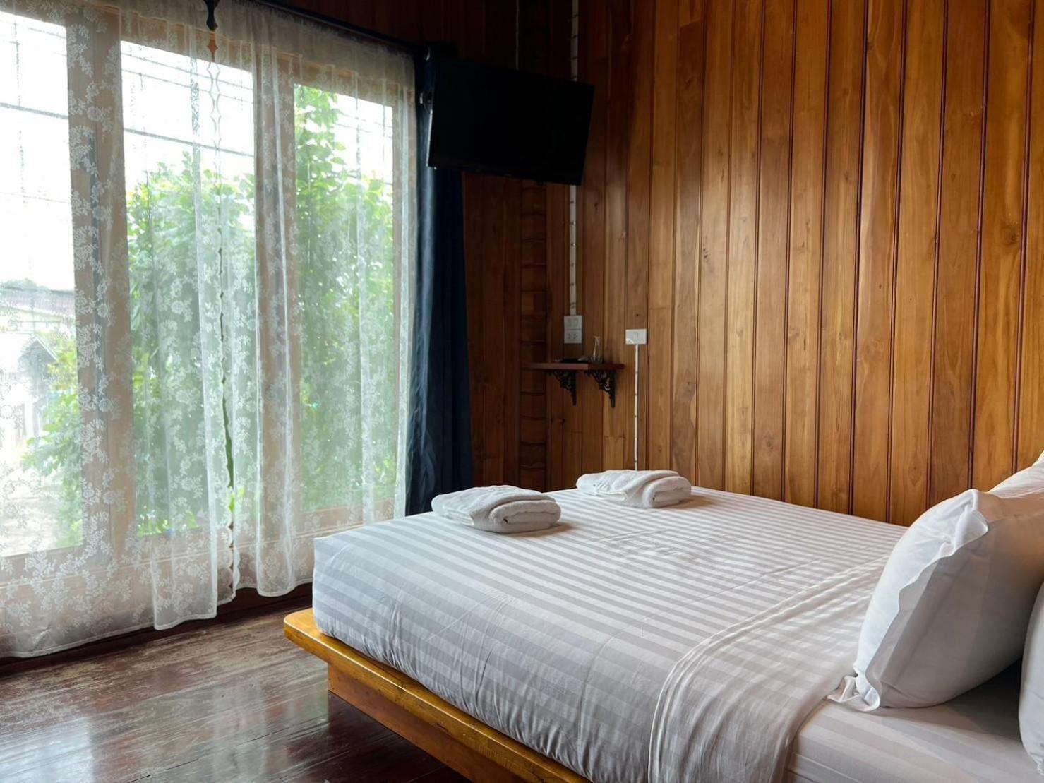 Srisanor Boutique Hotel Прачуап Кири Кан Екстериор снимка